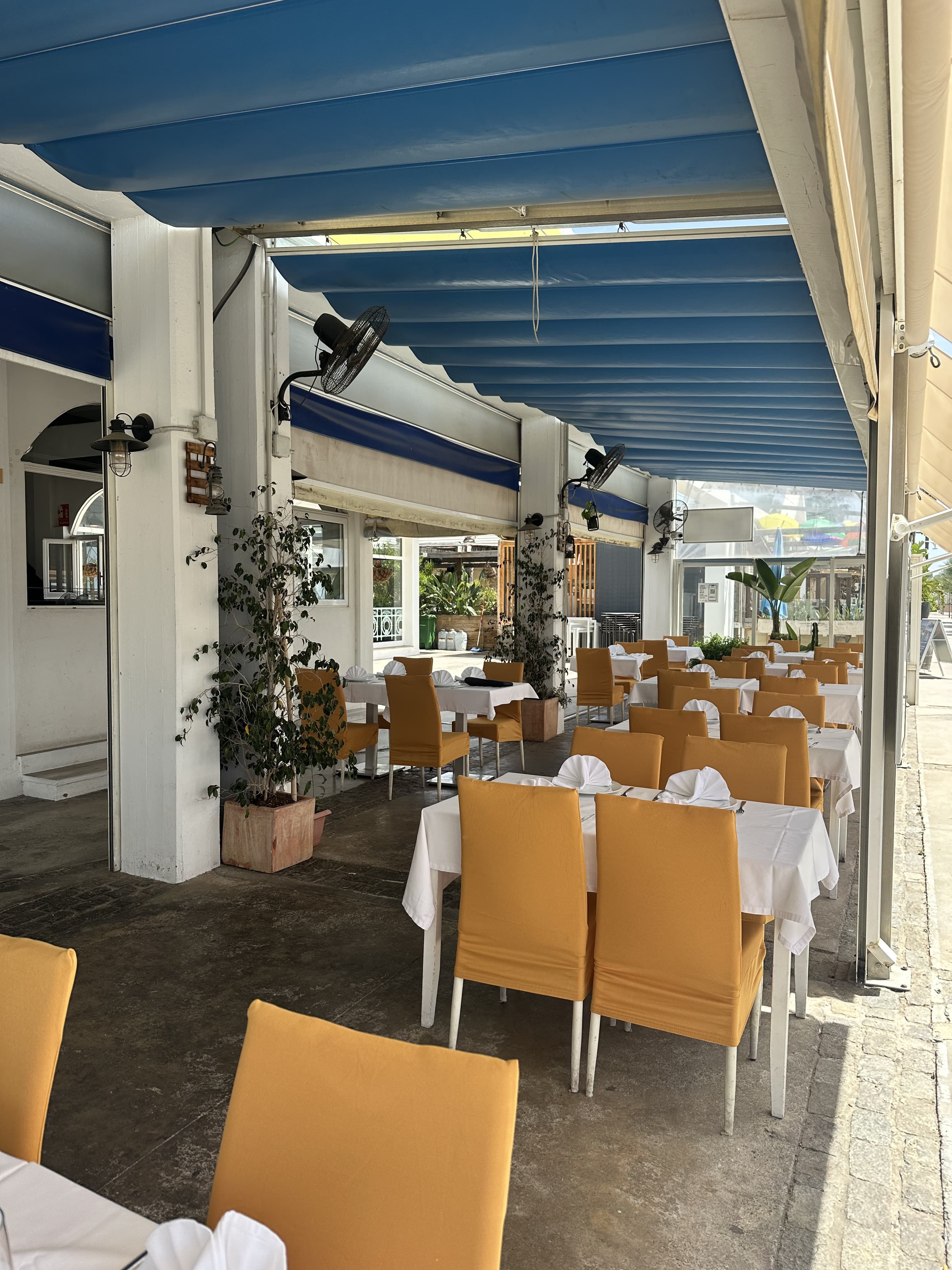 Terraza Abrasa Berri vistas al puerto